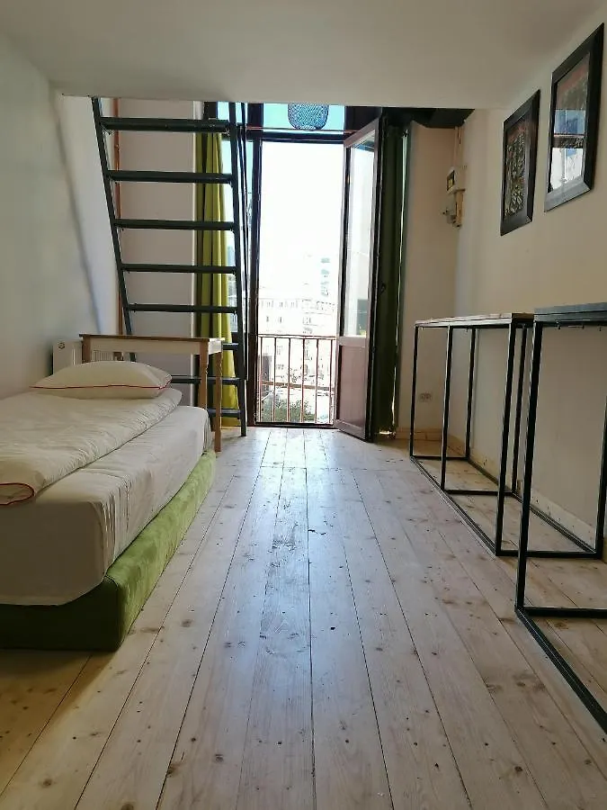 Studio54 Bukarest Hostel